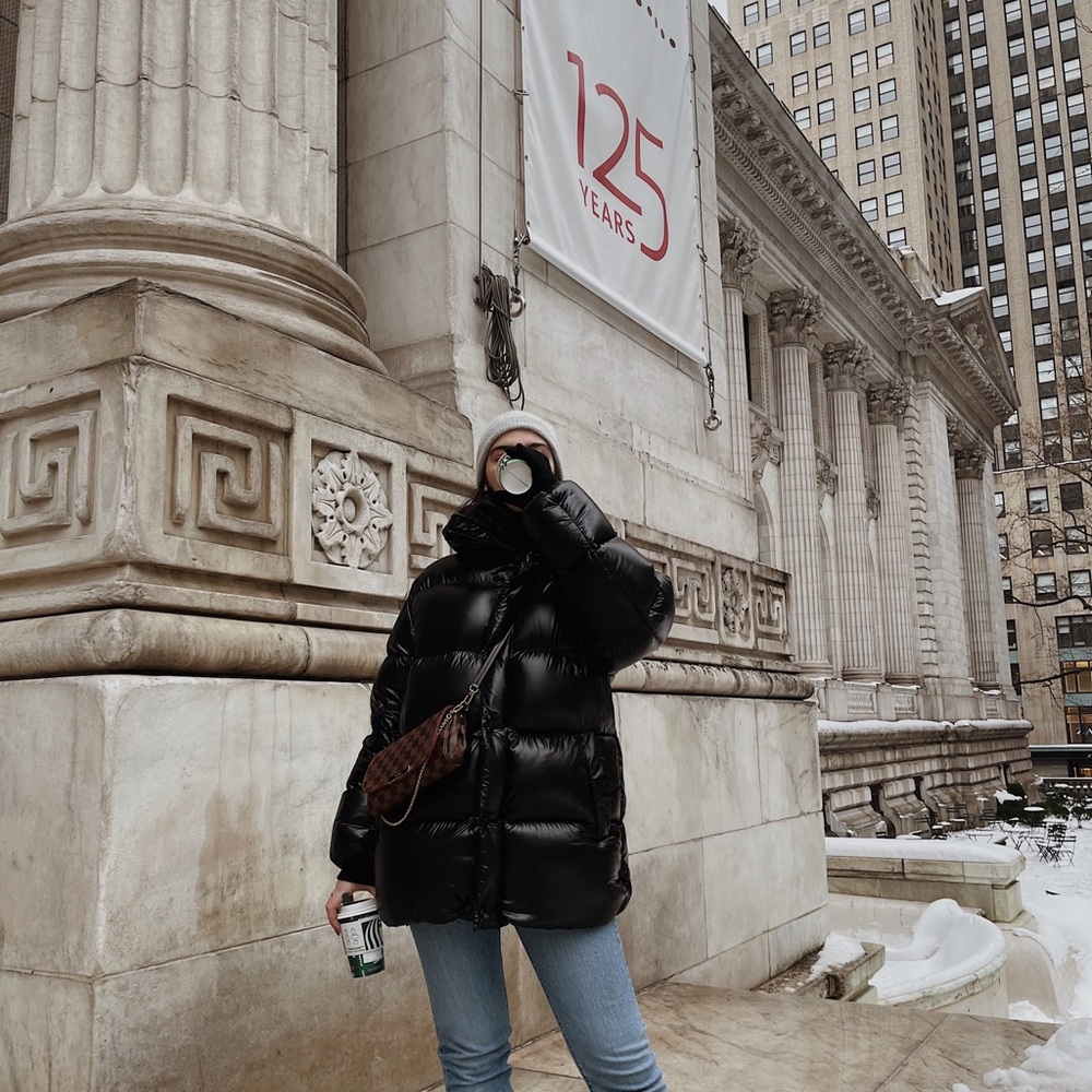 Aritzia mega puffer midi.